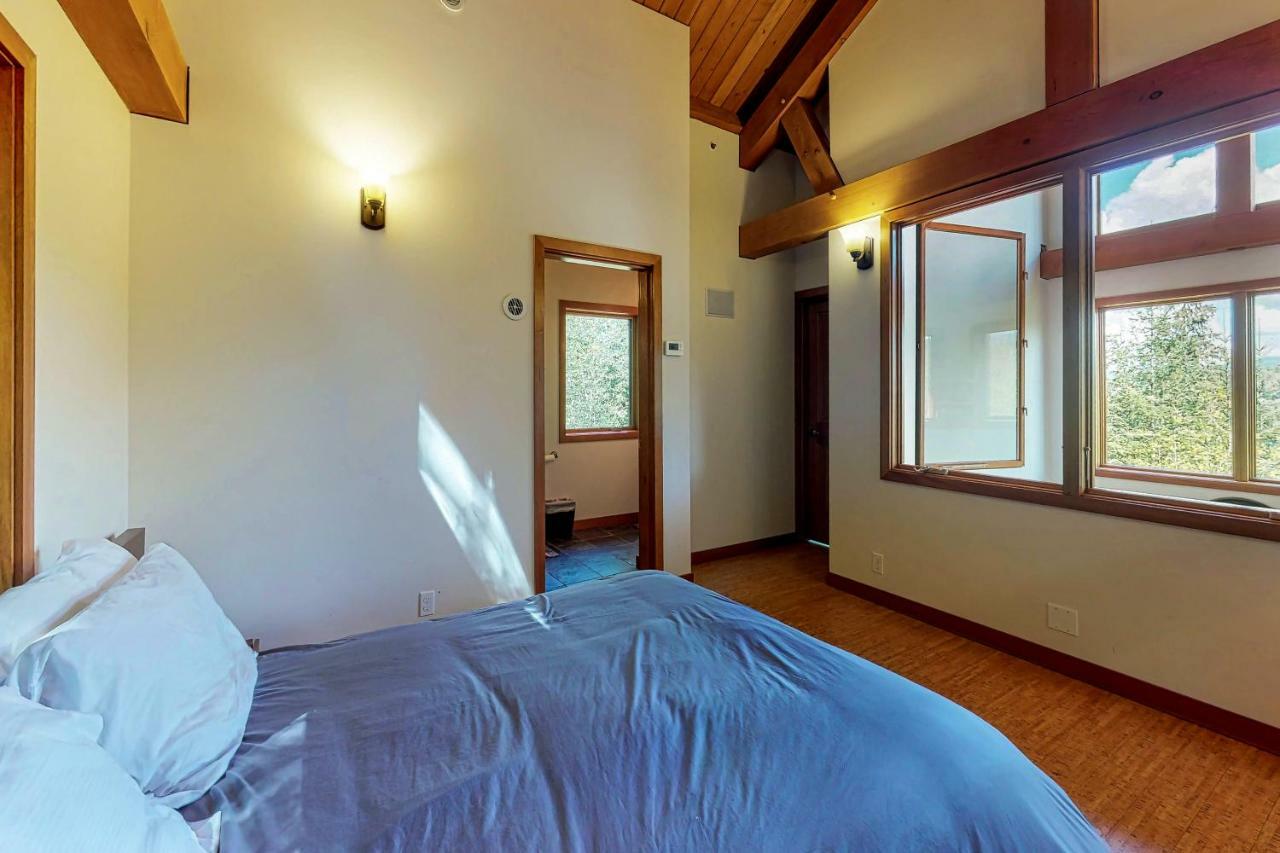 Woodland Hideaway In The Hills Villa Lake Stevens Dış mekan fotoğraf