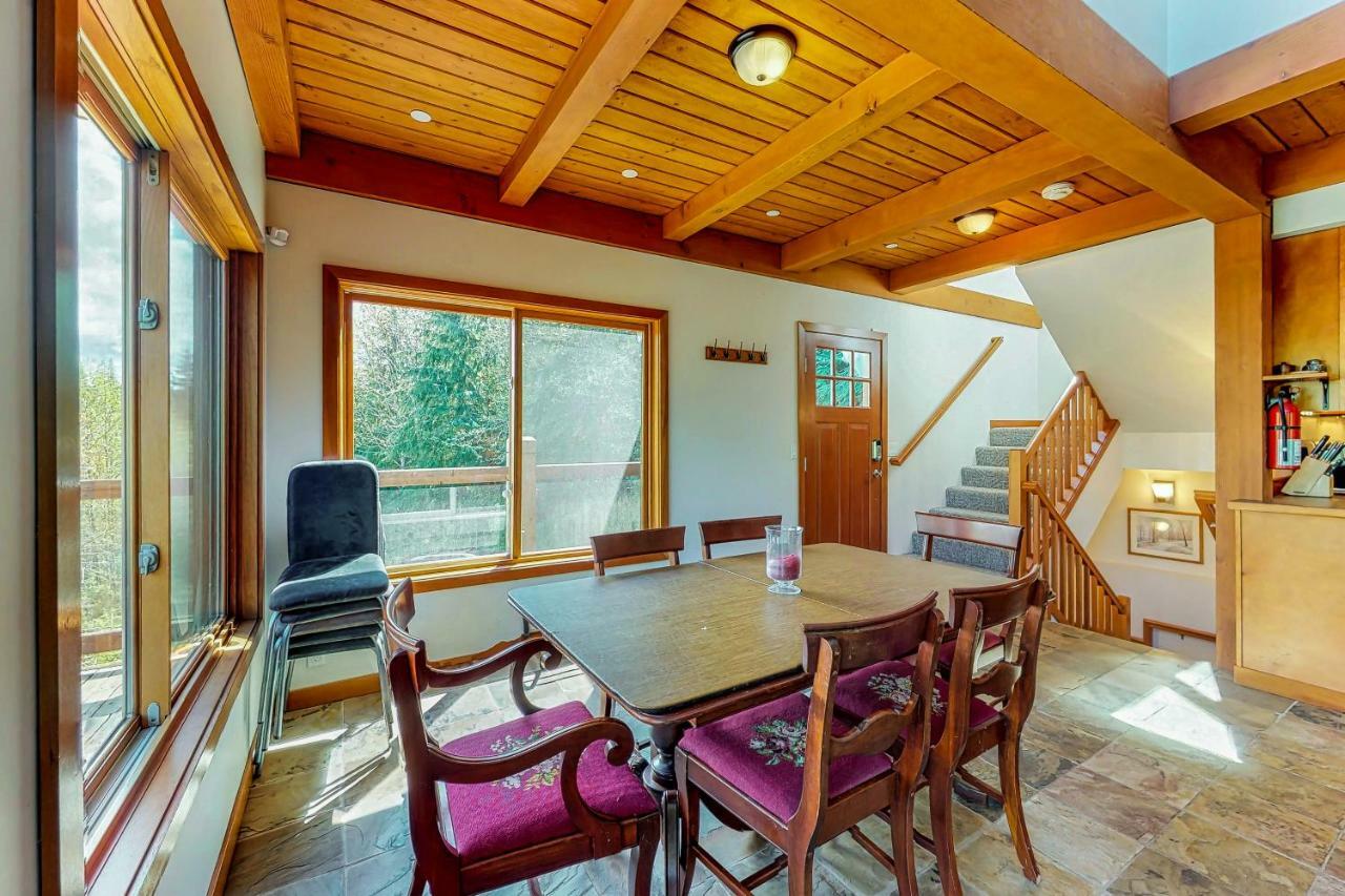 Woodland Hideaway In The Hills Villa Lake Stevens Dış mekan fotoğraf