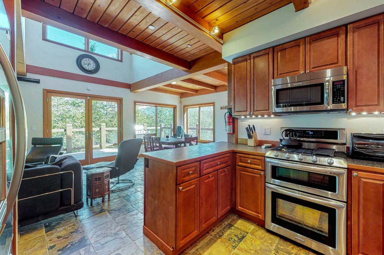 Woodland Hideaway In The Hills Villa Lake Stevens Dış mekan fotoğraf